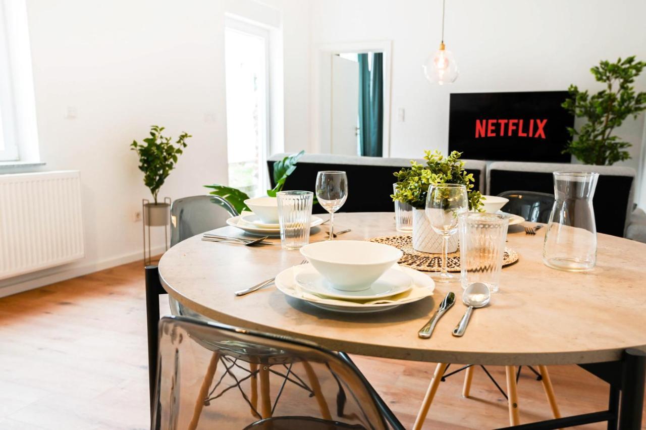 50Qm Apartment In Krefeld Zentral Gelegen Mit Hohen Decken - Beuys Apartments - クレーフェルト エクステリア 写真
