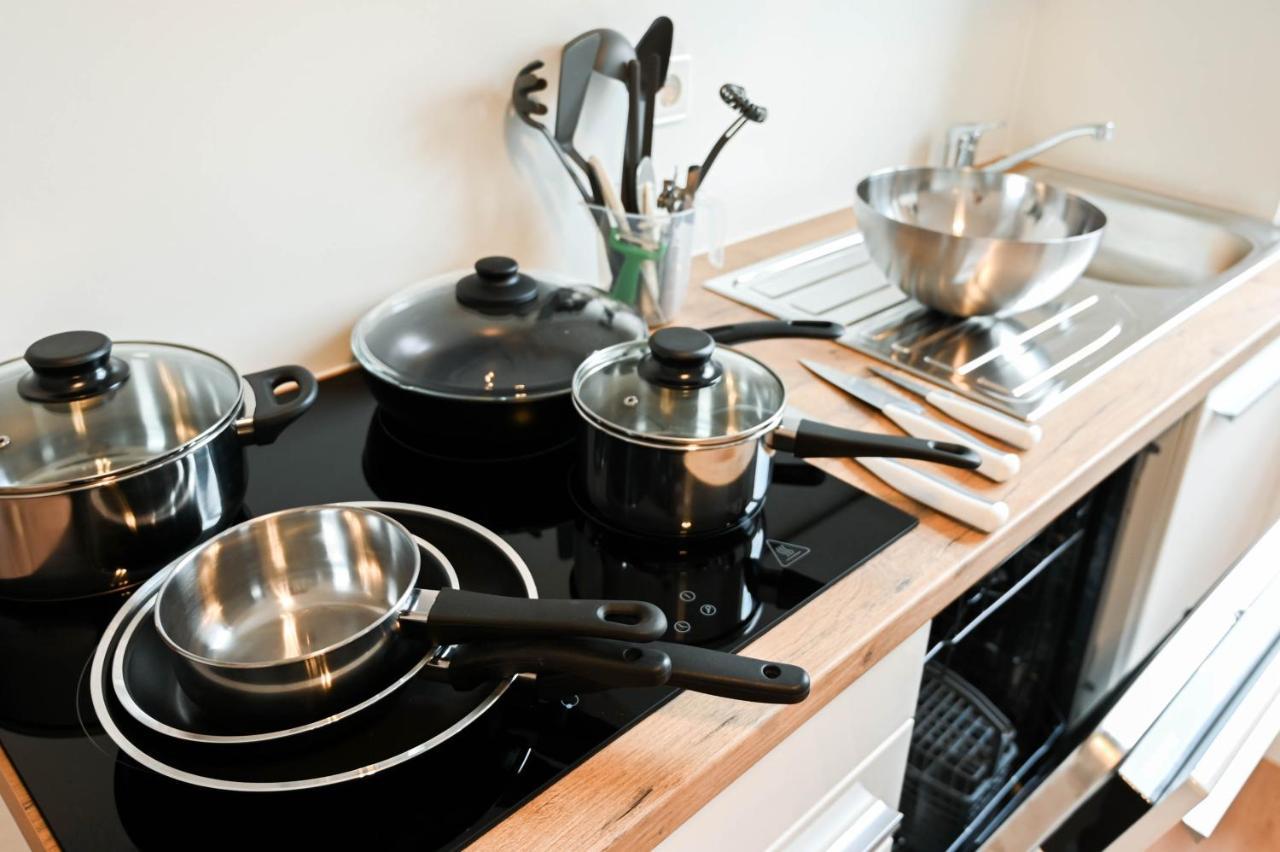 50Qm Apartment In Krefeld Zentral Gelegen Mit Hohen Decken - Beuys Apartments - クレーフェルト エクステリア 写真